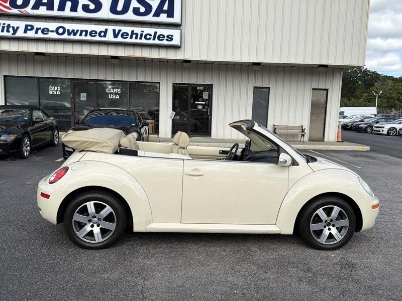 Volkswagen New Beetle 2.5L Convertible 2006