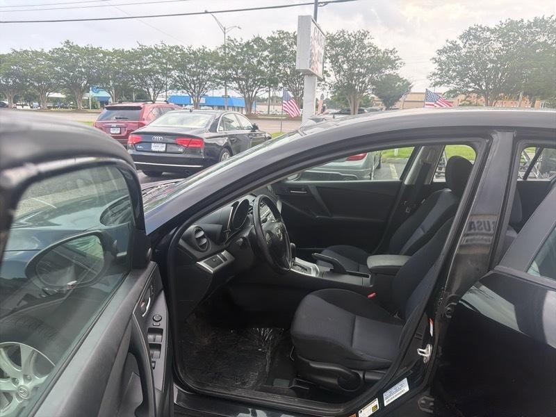 Mazda MAZDA3 i Touring 4-door 2010