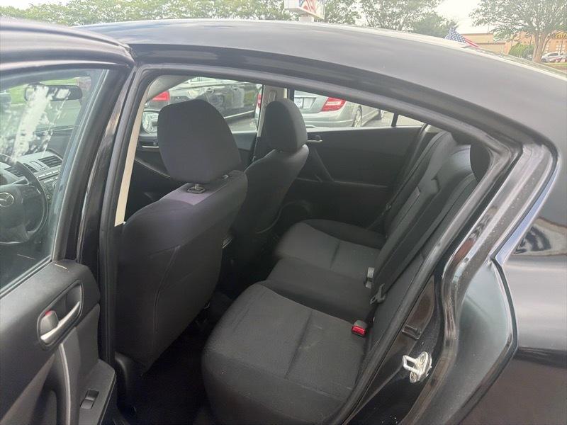 Mazda MAZDA3 i Touring 4-door 2010