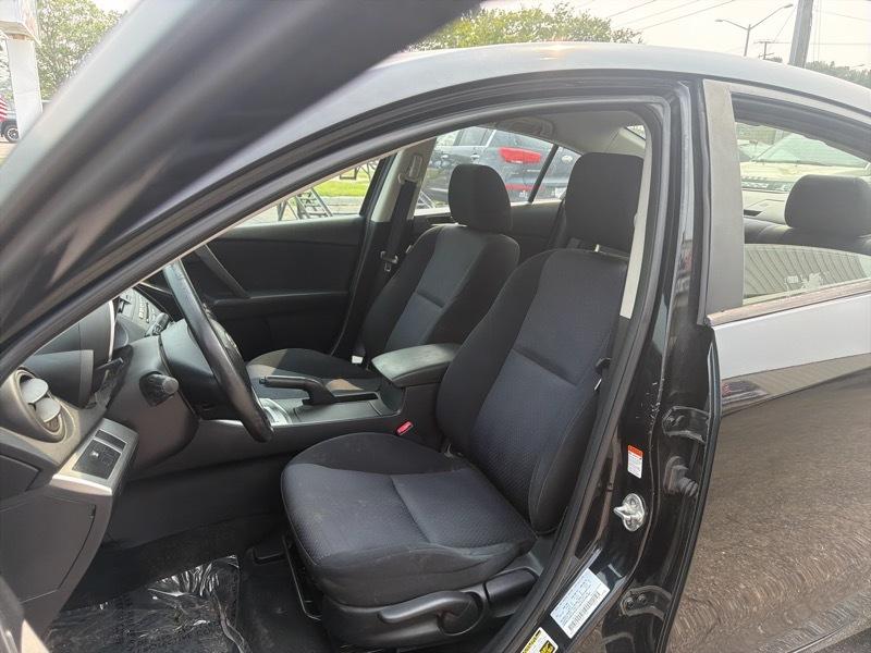 Mazda MAZDA3 i Touring 4-door 2010