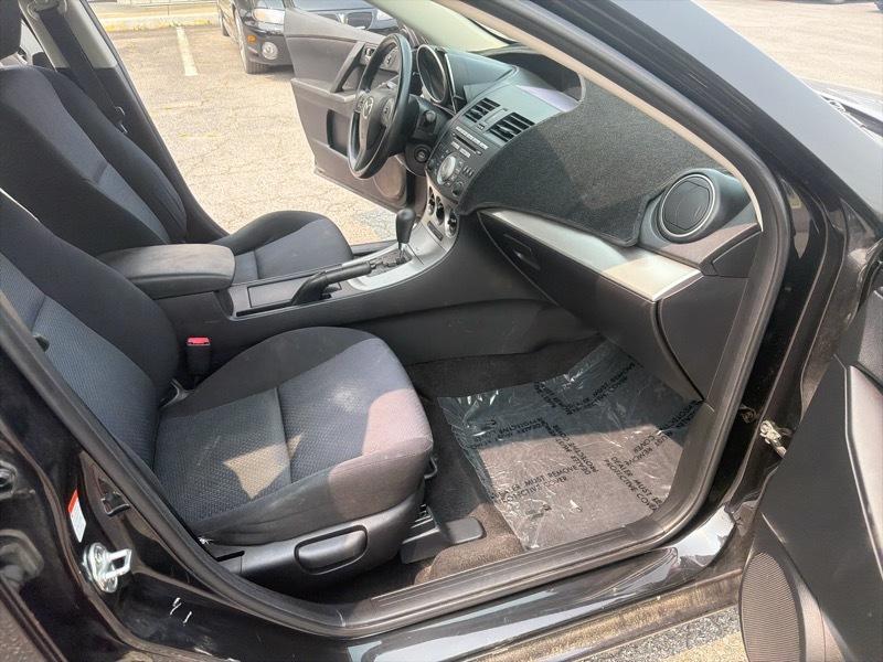 Mazda MAZDA3 i Touring 4-door 2010