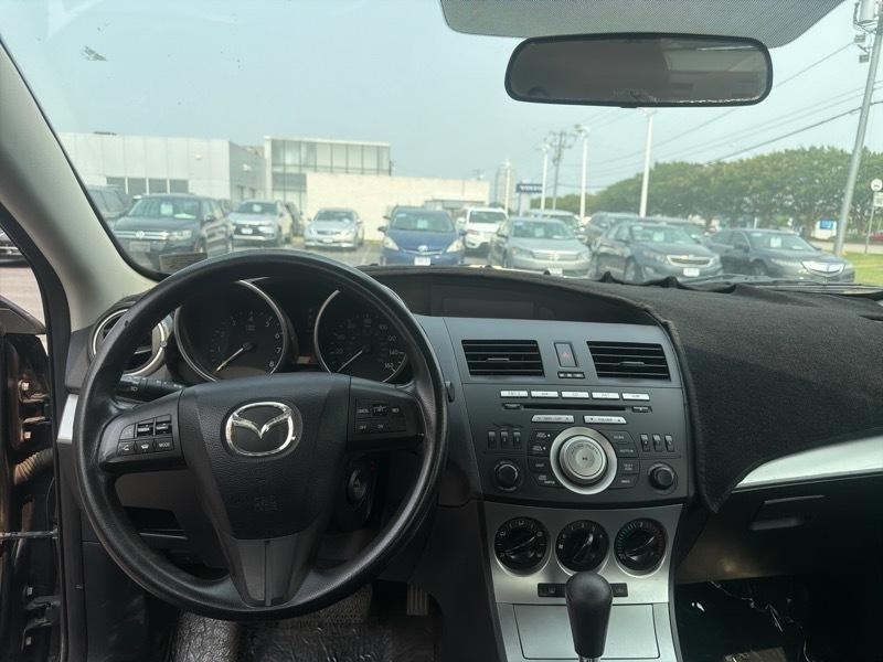 Mazda MAZDA3 i Touring 4-door 2010