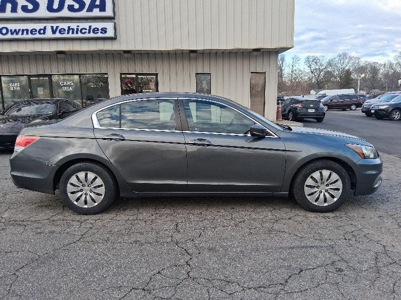 Honda Accord LX sedan AT 2011