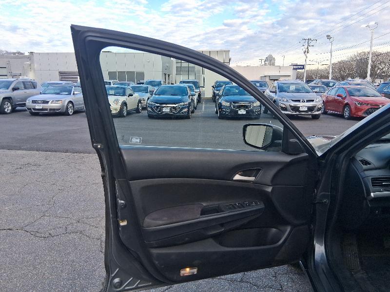 Honda Accord LX sedan AT 2011