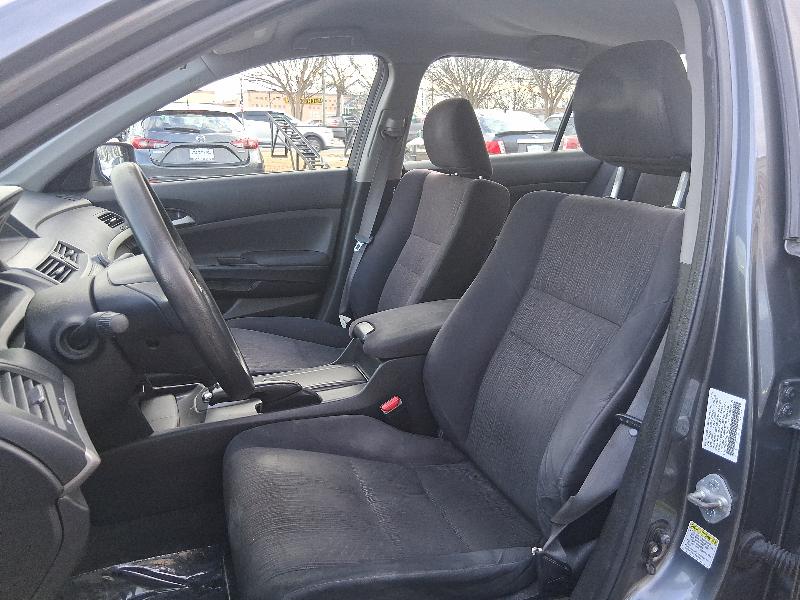 Honda Accord LX sedan AT 2011