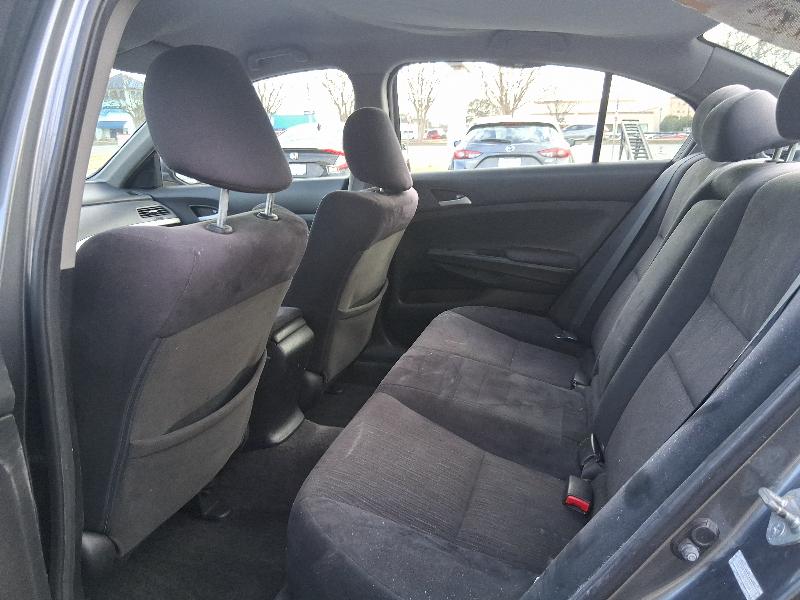 Honda Accord LX sedan AT 2011