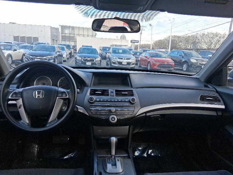 Honda Accord LX sedan AT 2011