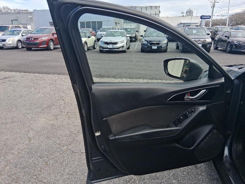 Mazda MAZDA3 i Sport AT 5-Door 2015