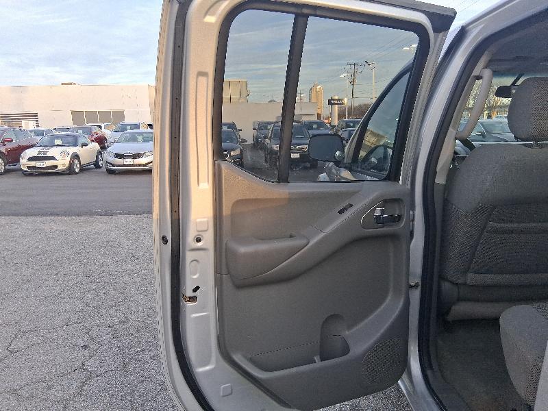 Nissan Frontier LE Crew Cab 2WD 2006