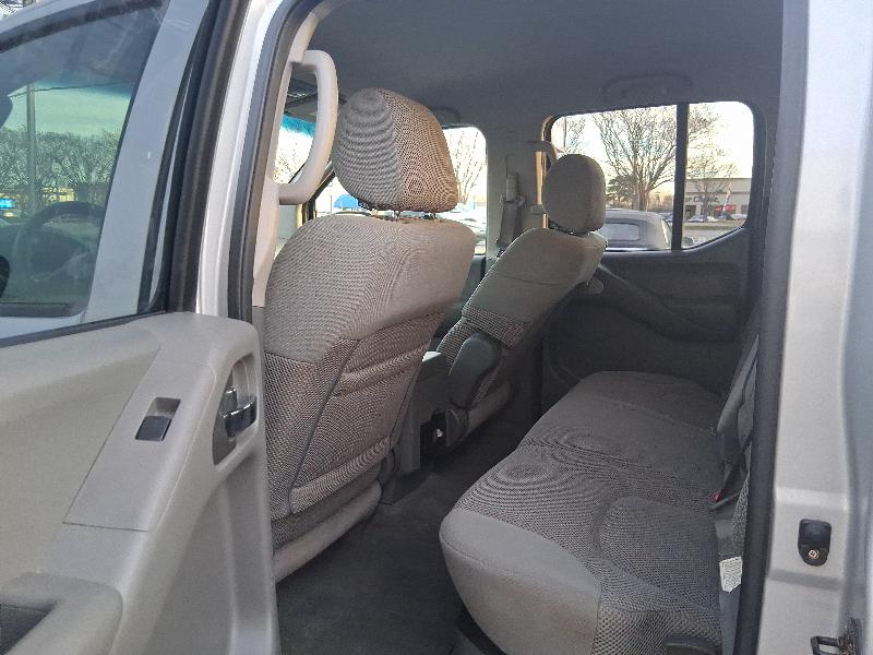 Nissan Frontier LE Crew Cab 2WD 2006