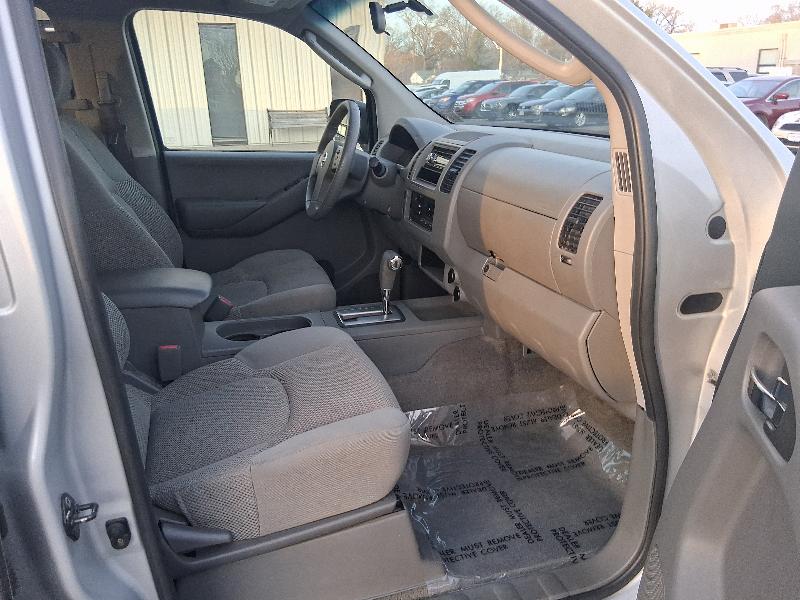 Nissan Frontier LE Crew Cab 2WD 2006