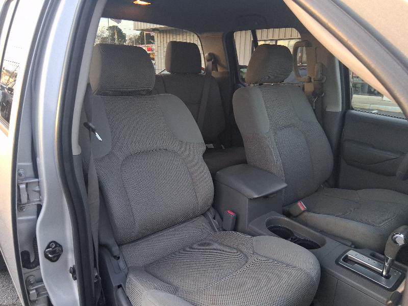 Nissan Frontier LE Crew Cab 2WD 2006