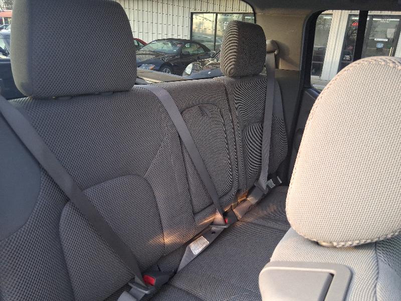 Nissan Frontier LE Crew Cab 2WD 2006