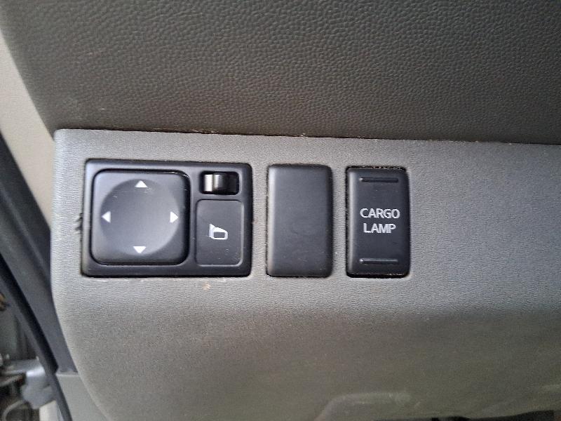 Nissan Frontier LE Crew Cab 2WD 2006