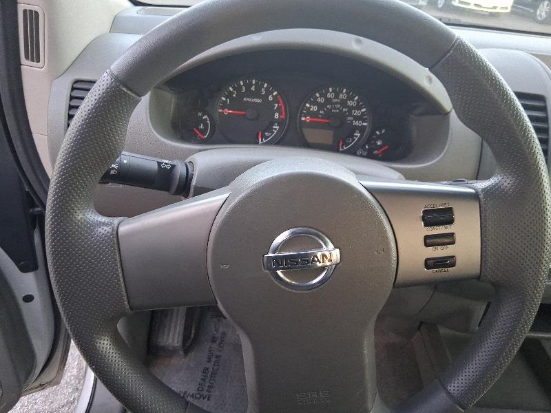 Nissan Frontier LE Crew Cab 2WD 2006