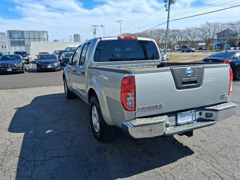 Nissan Frontier LE Crew Cab 2WD 2006