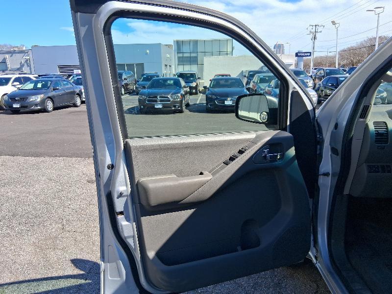 Nissan Frontier LE Crew Cab 2WD 2006