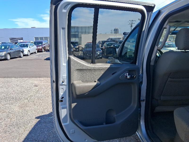 Nissan Frontier LE Crew Cab 2WD 2006