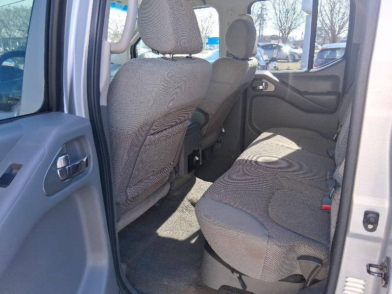 Nissan Frontier LE Crew Cab 2WD 2006