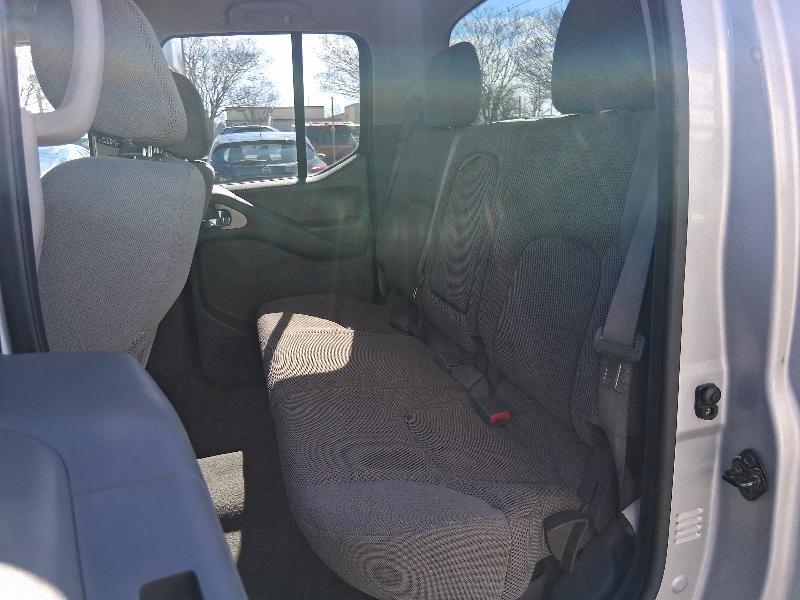 Nissan Frontier LE Crew Cab 2WD 2006