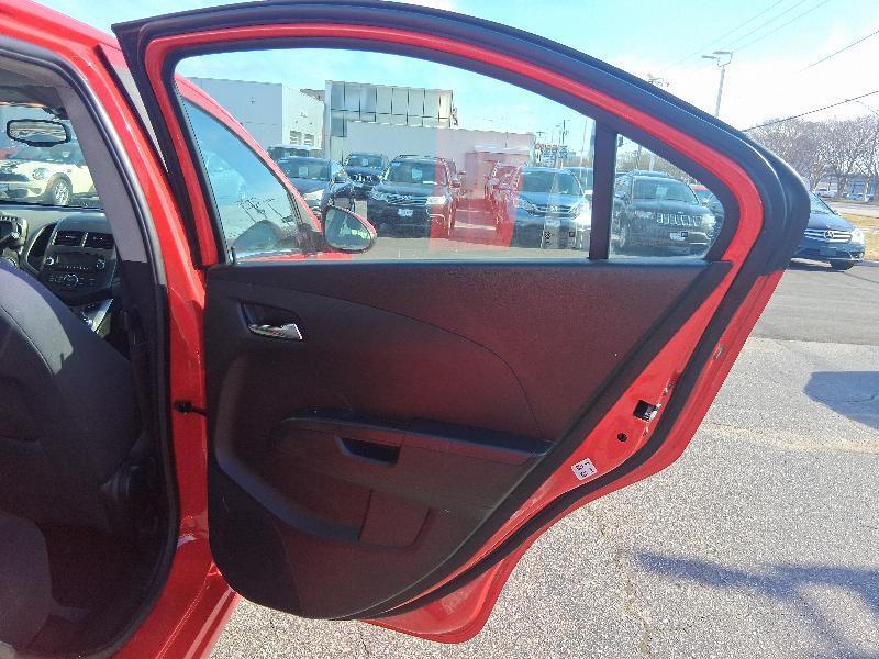 Chevrolet Sonic LT Auto Sedan 2015