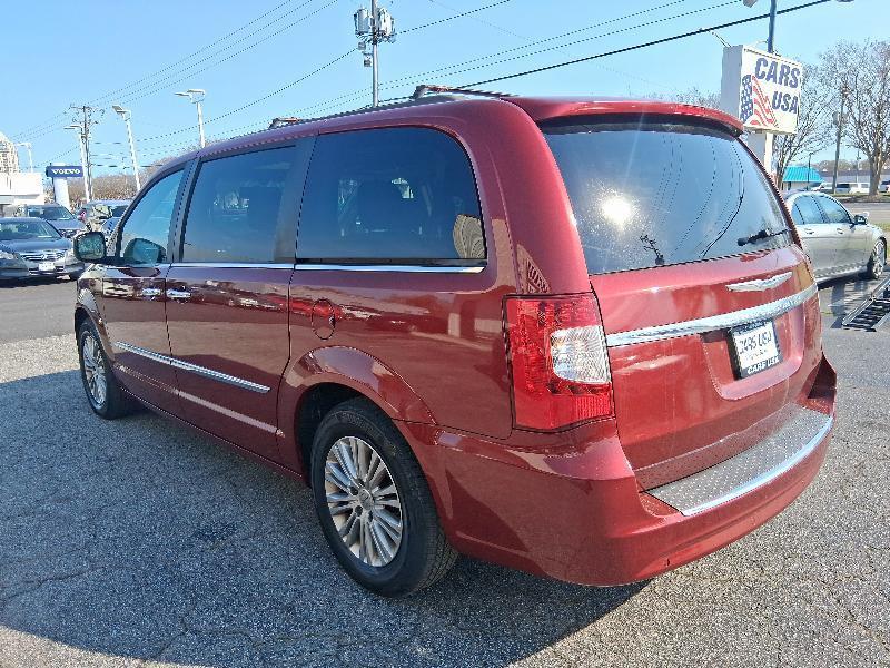 Chrysler Town & Country Touring-L 2015