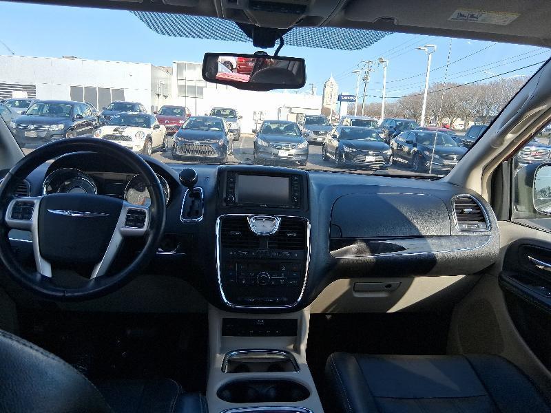Chrysler Town & Country Touring-L 2015