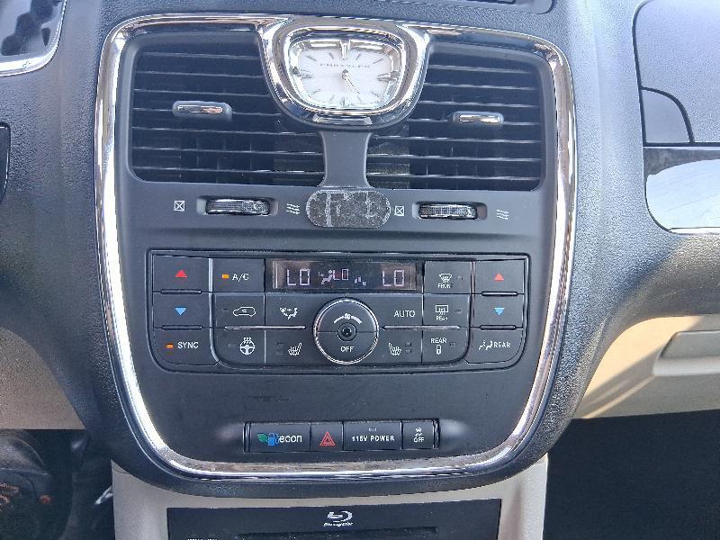 Chrysler Town & Country Touring-L 2015
