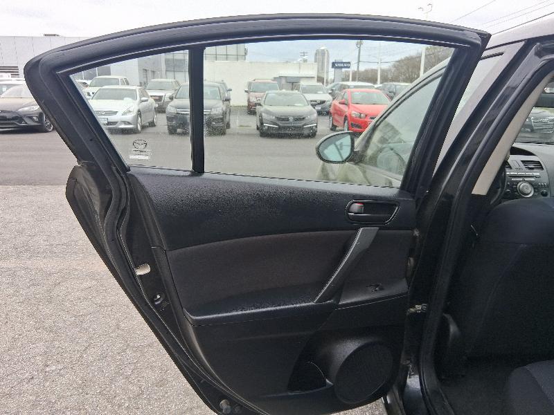 Mazda MAZDA3 i Touring 4-door 2010