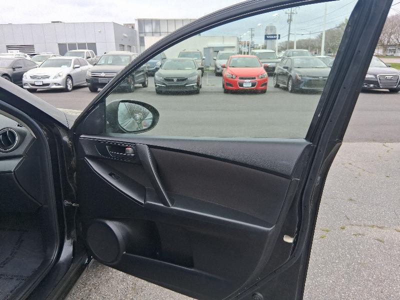 Mazda MAZDA3 i Touring 4-door 2010