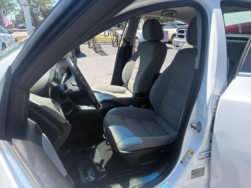 Chevrolet Cruze 4dr Sdn LS 2012