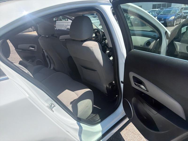 Chevrolet Cruze 4dr Sdn LS 2012