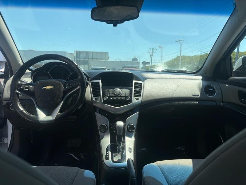 Chevrolet Cruze 4dr Sdn LS 2012