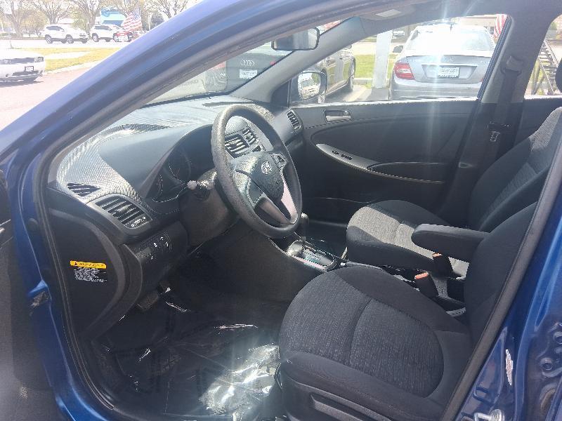 Hyundai Accent SE 5-Door 6A 2017