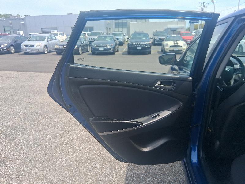 Hyundai Accent SE 5-Door 6A 2017