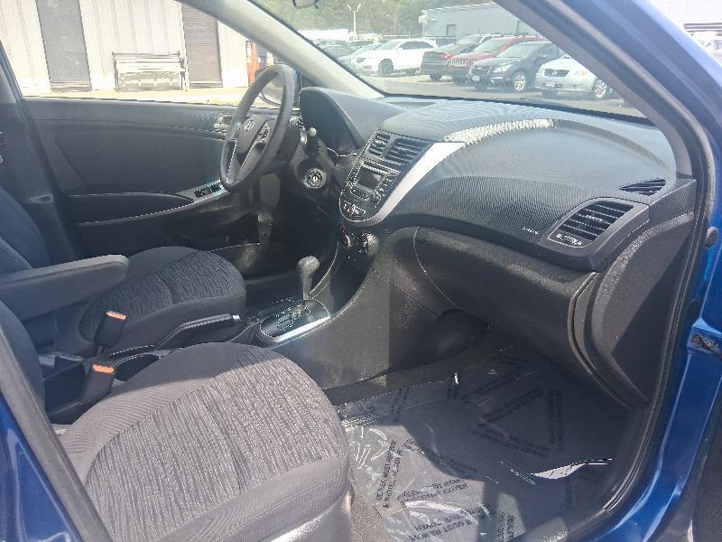 Hyundai Accent SE 5-Door 6A 2017