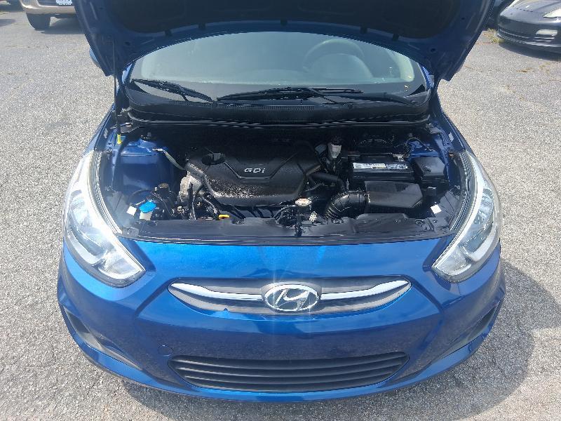 Hyundai Accent SE 5-Door 6A 2017