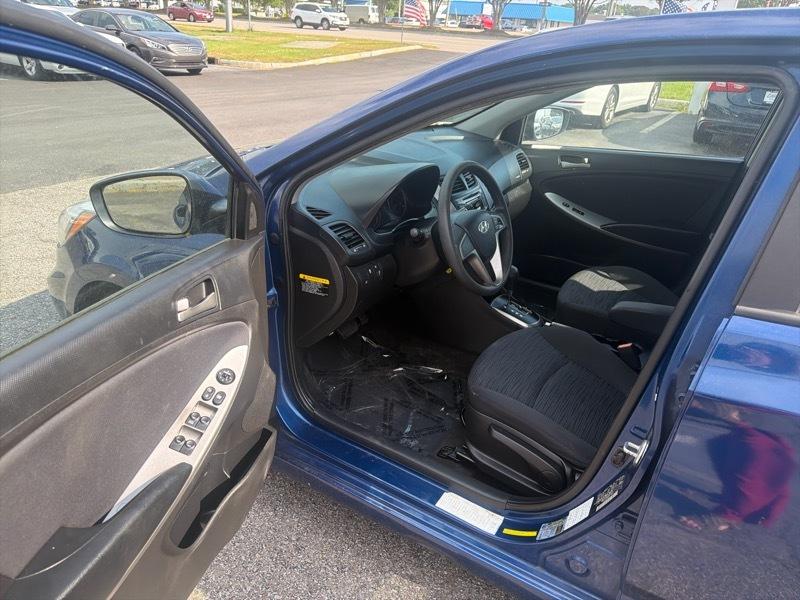 Hyundai Accent SE 5-Door 6A 2017