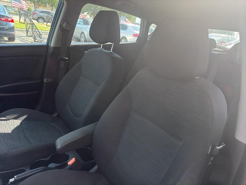 Hyundai Accent SE 5-Door 6A 2017