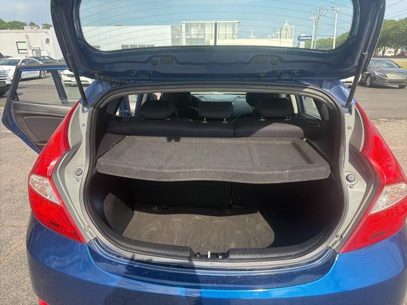 Hyundai Accent SE 5-Door 6A 2017