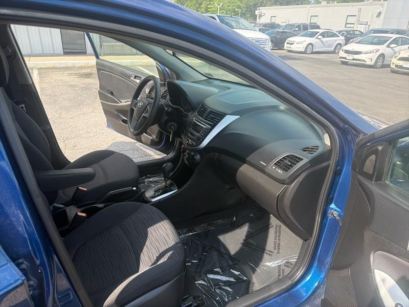 Hyundai Accent SE 5-Door 6A 2017