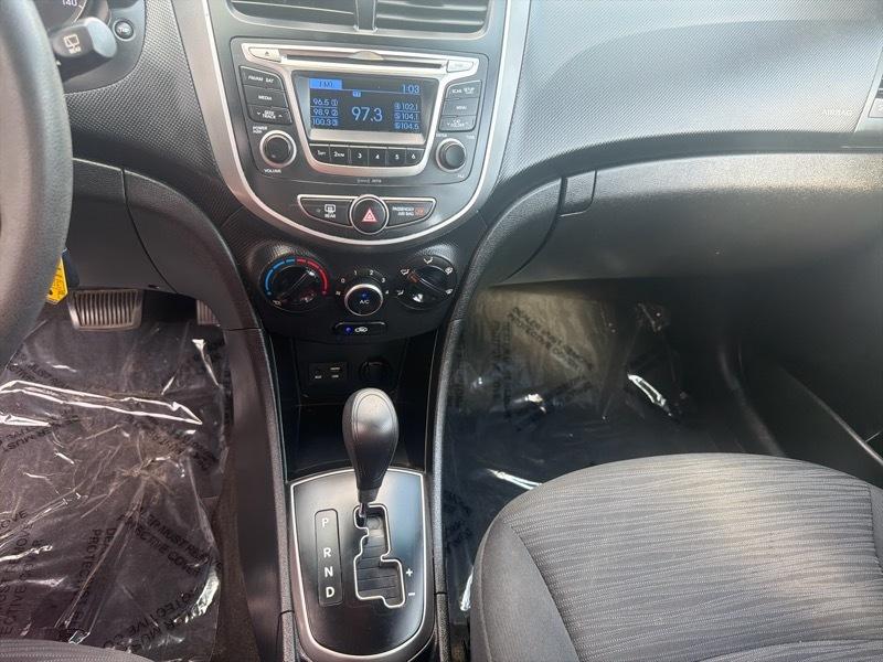 Hyundai Accent SE 5-Door 6A 2017