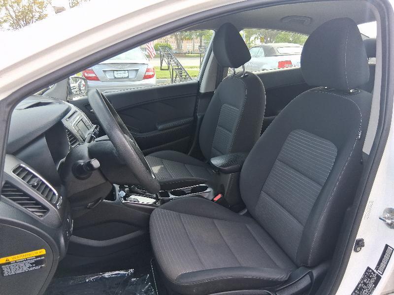 Kia Forte LX 6A 2017