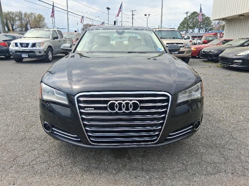 Audi A8 4.2L quattro 2011