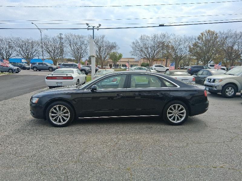 Audi A8 4.2L quattro 2011