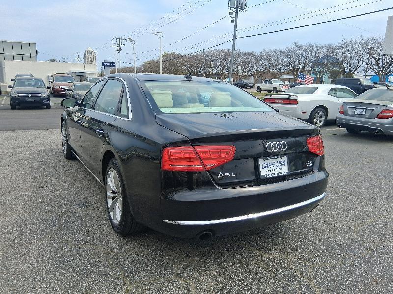Audi A8 4.2L quattro 2011