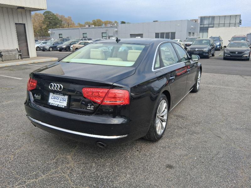 Audi A8 4.2L quattro 2011