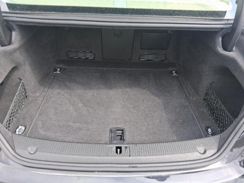 Audi A8 4.2L quattro 2011