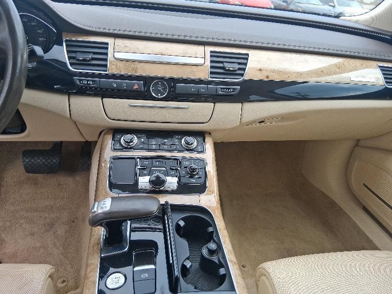 Audi A8 4.2L quattro 2011