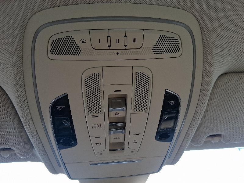 Audi A8 4.2L quattro 2011